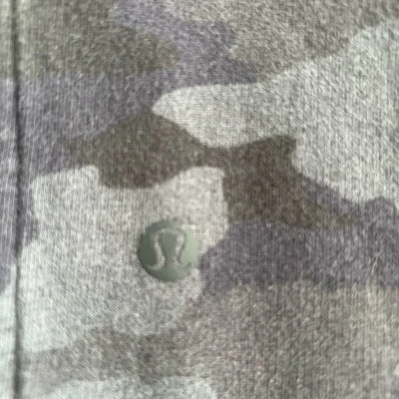 Lululemon Women’s Size 4 Gray Camo Sweatpants - Picture 8 of 9
